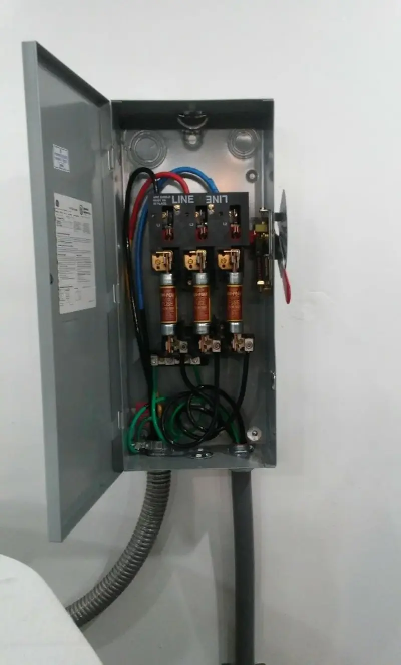 Three-phase disconnect switch installed for Electrical Wiring & Rewiring in Scott City